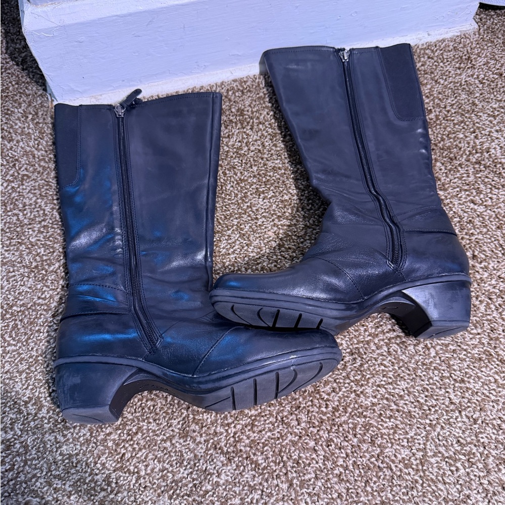 Clarks Wish Excite Black Leather Knee-Tength Boots for Women, Size 8M - Picture 3 of 7